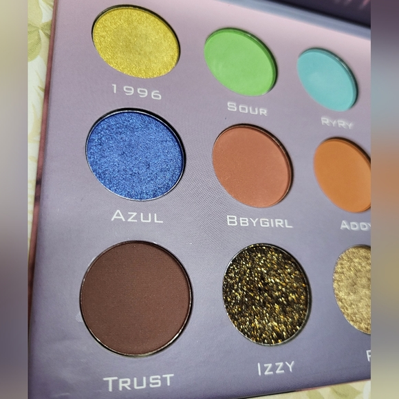 Illuminati X Isa & OPV Beauty Spotlight Palettes - Picture 5 of 16